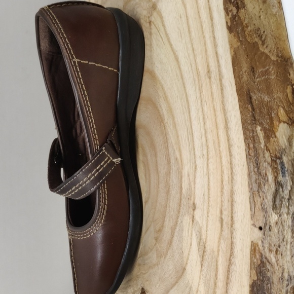 Clarks Soft Cushion Brown Leather Mary Jane Style Loafers, Size 7.5M - Picture 7 of 11